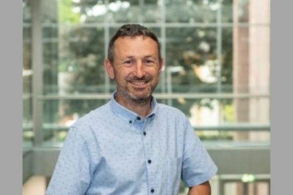 Headshot of Prof. Eric Morgan 2